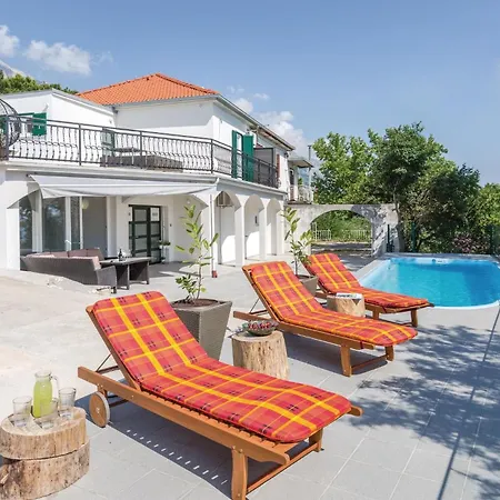 Gorgeous In Brela With House Sea View Holiday home *